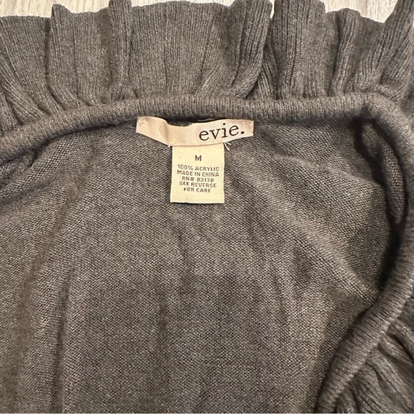 evie. asymmetrical jacket with ruffles - Picture 4 of 4